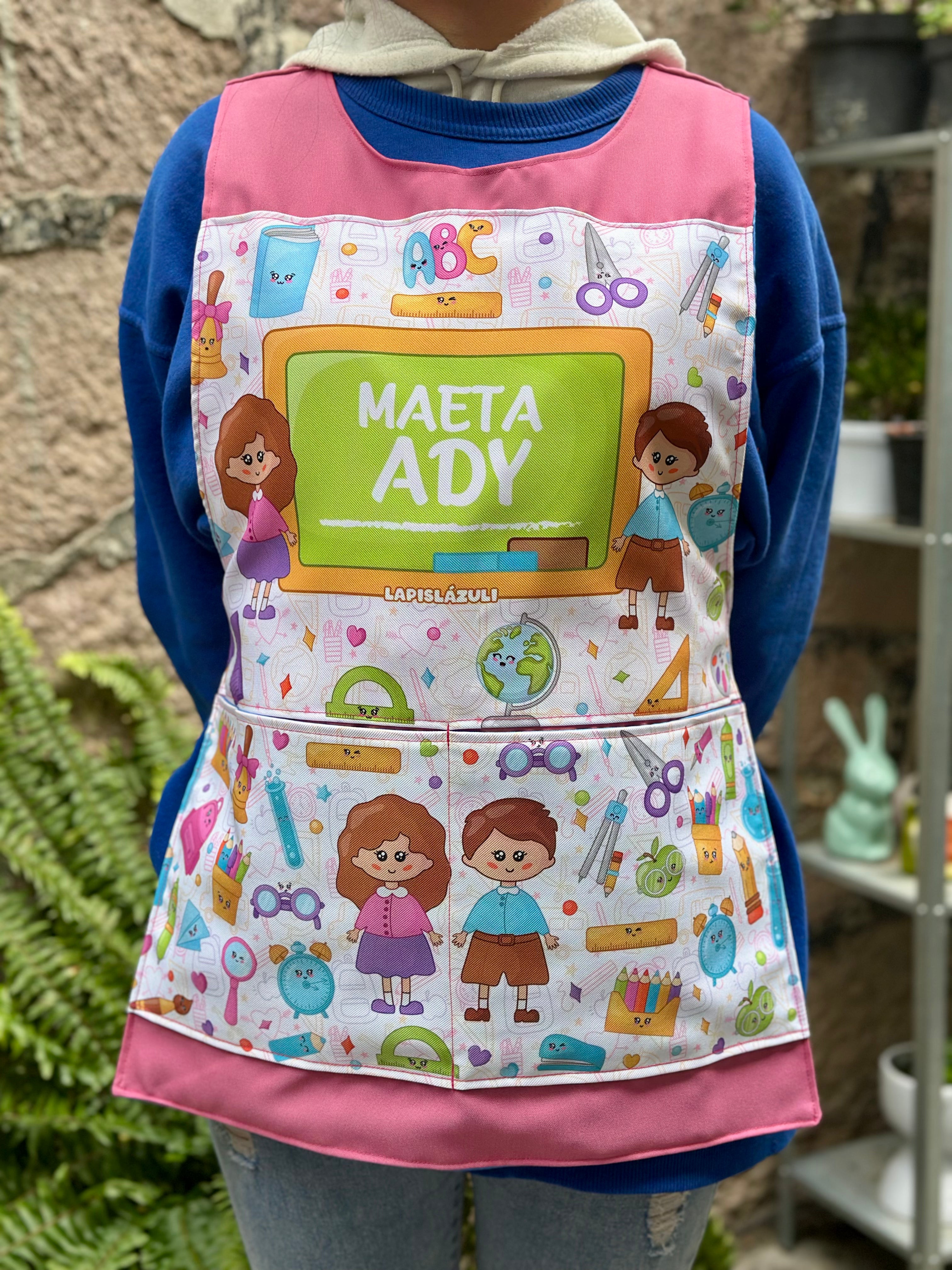 Bata | Pizarrón & Niños en Verde