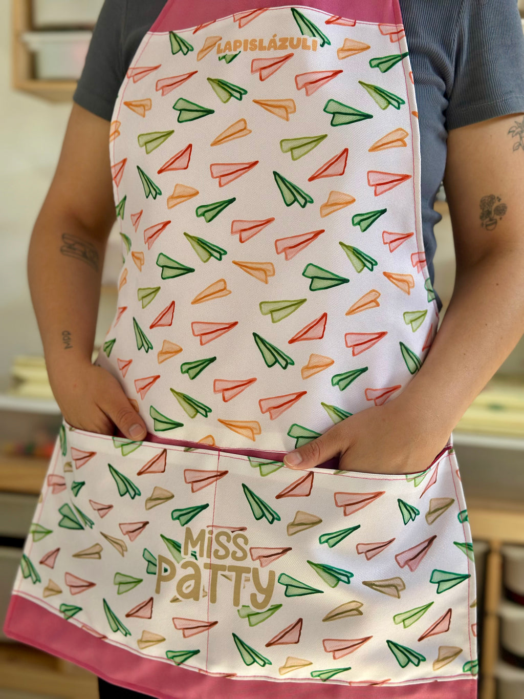 Mandil │ Avión de papel