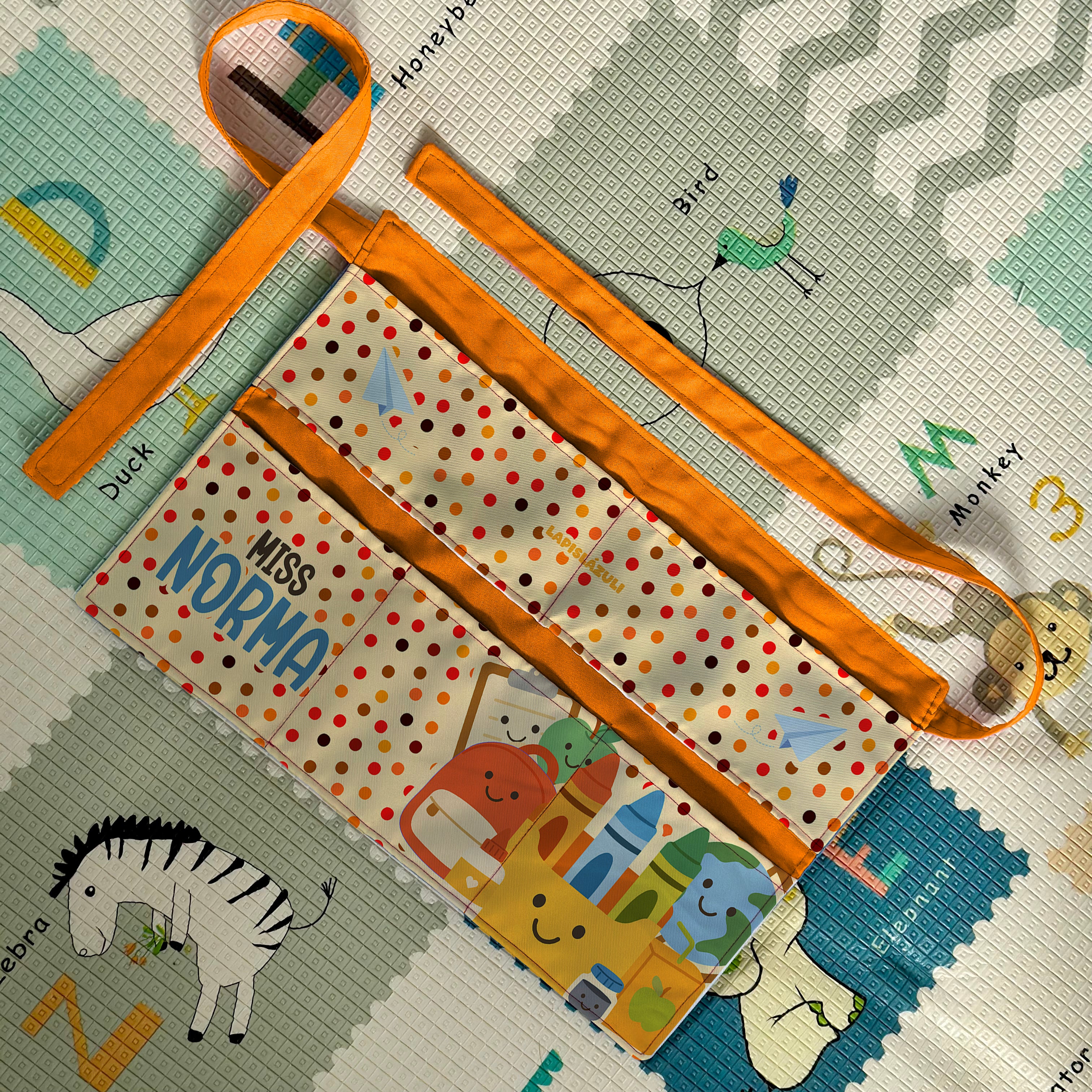 Delantal │ Útiles Escolares XV