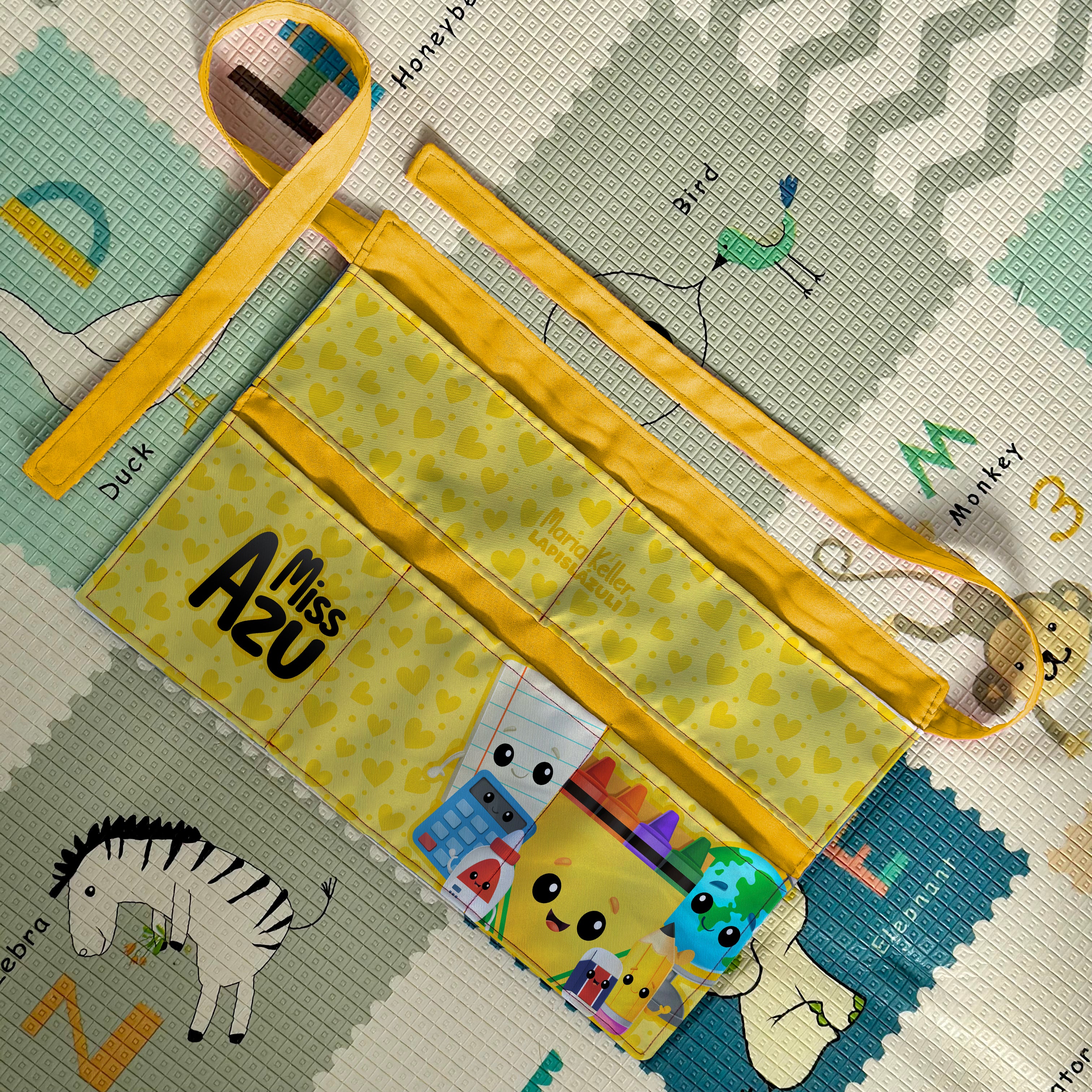 Delantal │ Útiles Escolares XVI x Maria Keller