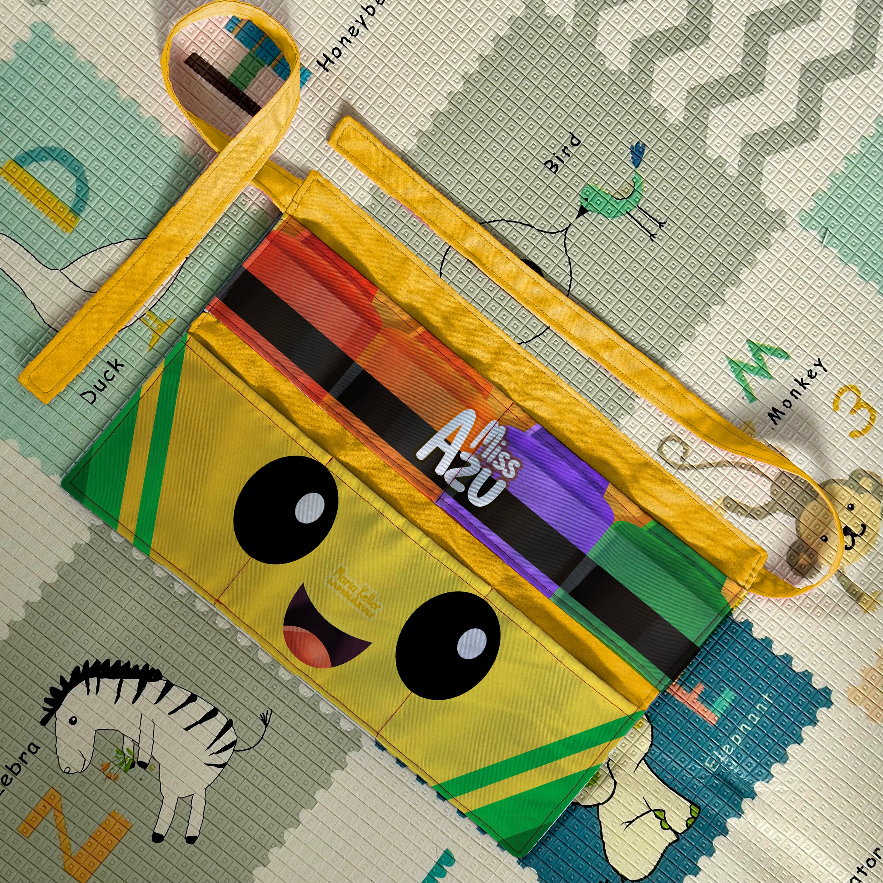 Delantal │ Cajita Crayolas XVI x Maria Keller